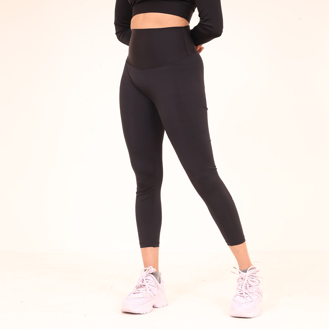 Sculpted Flow Leggings - Sculpted Essentials - Black - Black Ape 