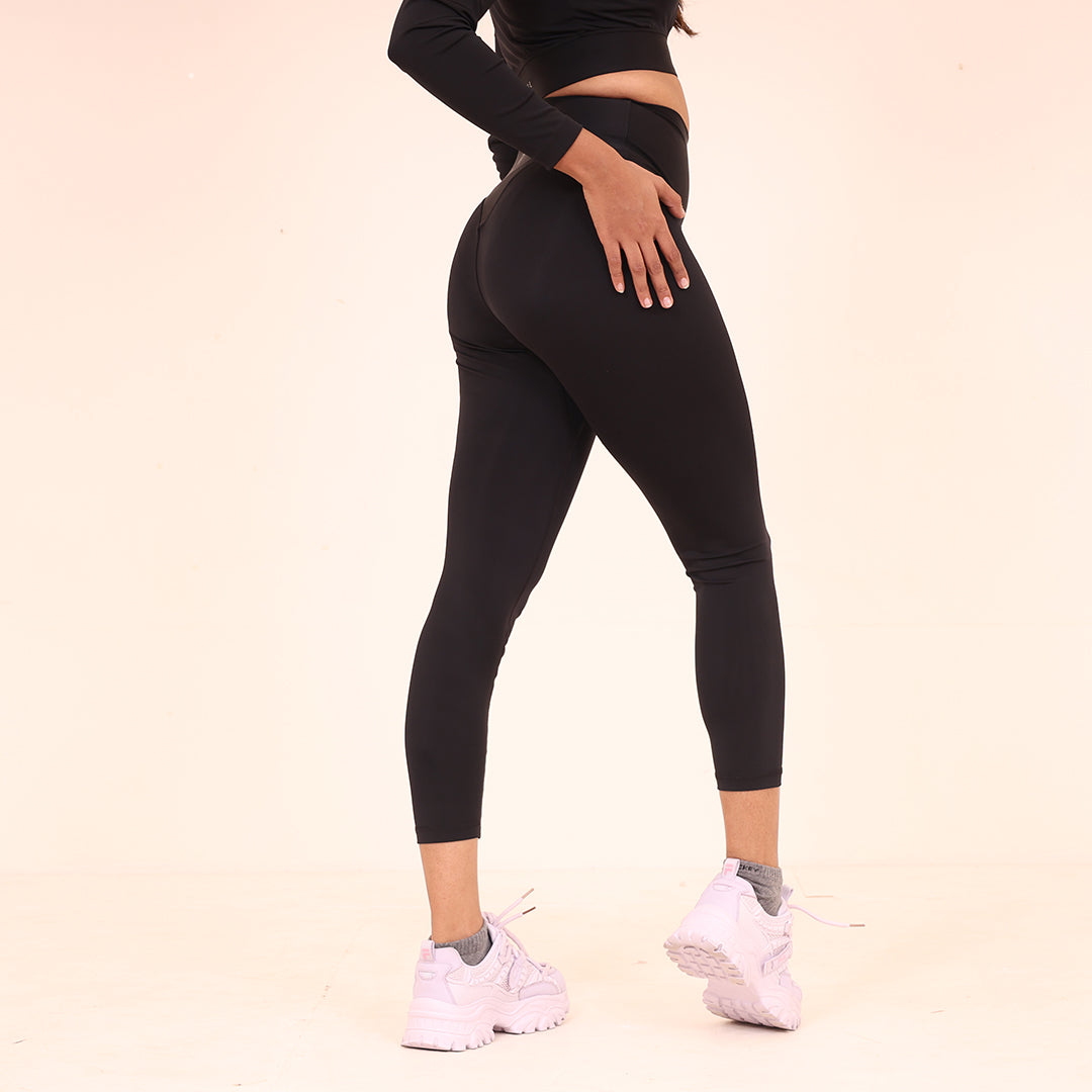 Sculpted Flow Leggings - Sculpted Essentials - Black - Black Ape 